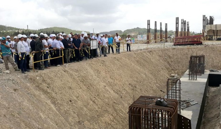 المهندس عرنوس يطلع على الأعمال المنفذة في محطة توليد الطاقة الكهربائية بالرستين 