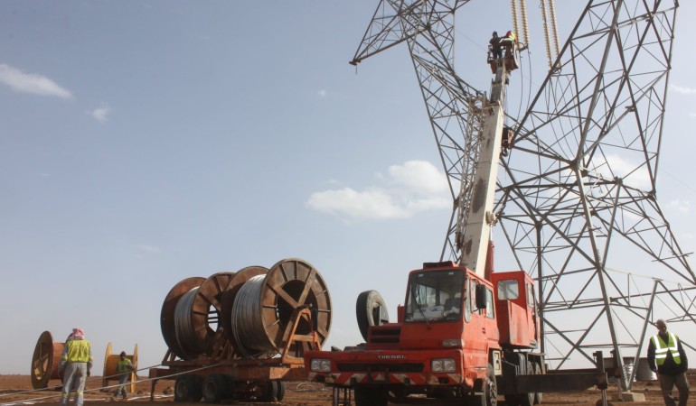استنفار كافة الورش لاستكمال إصلاح خط الربط مع الأردن
