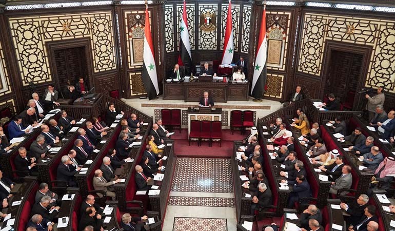 المهندس عرنوس يبين واقع القطاع الكهربائي أمام أعضاء مجلس الشعب  