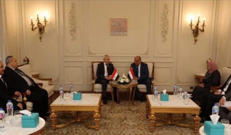 وزير الكهرباء يبحث مع نظيره المصري تعزيز سبل التعاون المشترك بين البلدين