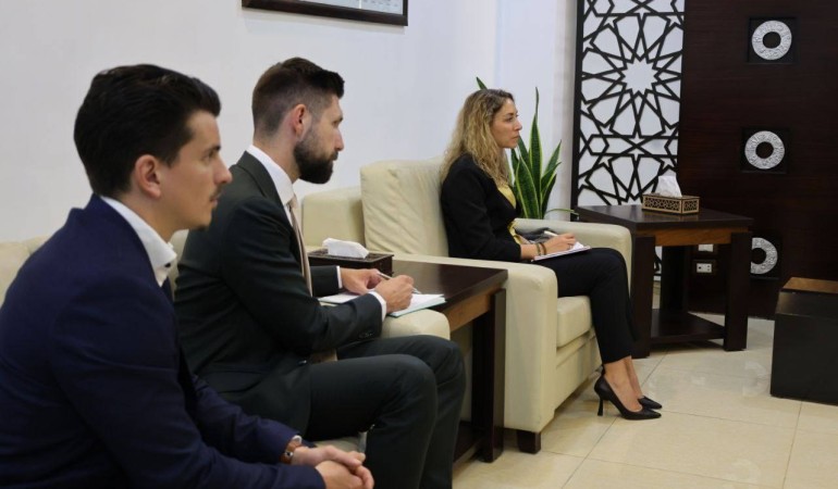 وزير الطاقة يجتمع مع وفد من بنك إعادة الإعمار الألماني