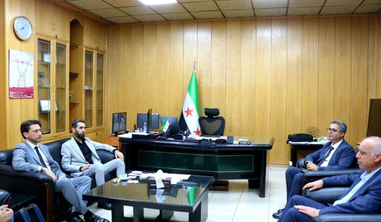 إعادة تأهيل محطات التوليد والتحويل في لقاء لمدير مؤسسة النقل والتوزيع مع شركة تركية