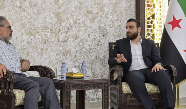 وفد من الجالية السورية بأمريكا يلتقي بمدير الاتصال الحكومي في وزارة الطاقة