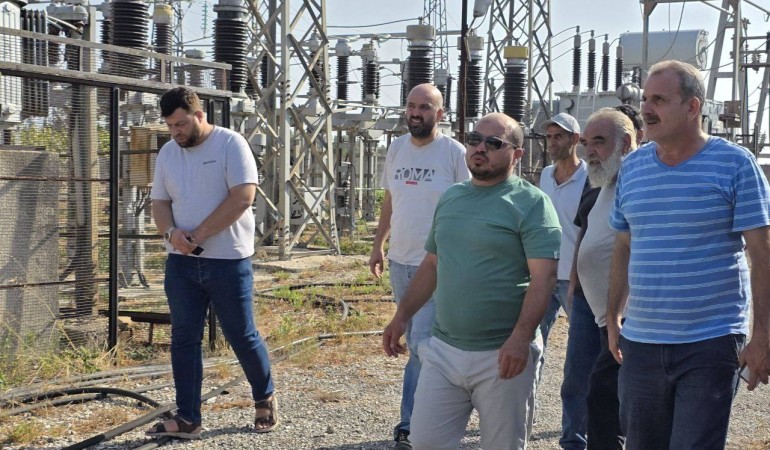 مدير كهرباء اللاذقية يتفقد محطة تحويل القرداحة