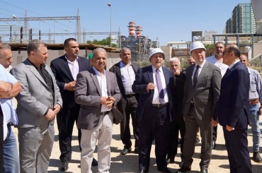 المهندس عرنوس يتفقد أول مشروع تشاركي بين القطاعين العام والخاص في مجال الكهرباء