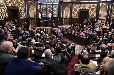 الدكتور الجلالي يؤكد أهمية التعاون والتنسيق المستمر بين الحكومة ومجلس الشعب بهدف معالجة الصعوبات الت