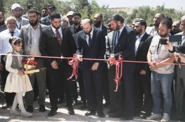 وزير الطاقة يدشن مشروعًا للطاقة الشمسية بمحطة العرشاني في إدلب