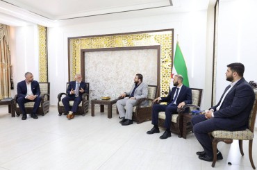 مدير الاتصال الحكومي بوزارة الطاقة يبحث مع ممثلي شركة كيو آي إنرجي هذا الأمر
